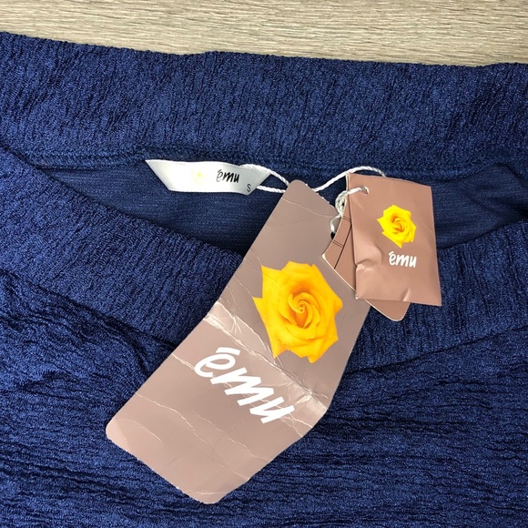 Emu NWT Navy mini skirt - Picture 3 of 3